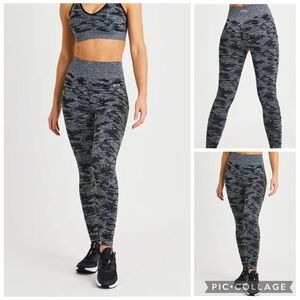AYBL Evolve Seamless Black Camo Butt Scrunch Leggings Women’s size small
